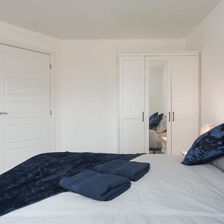 Two Bedroom Apartment - Milton Keynes By Aryas Properties Broughton  ภายนอก รูปภาพ