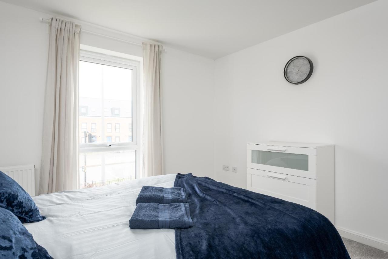 Two Bedroom Apartment - Milton Keynes By Aryas Properties Broughton  ภายนอก รูปภาพ