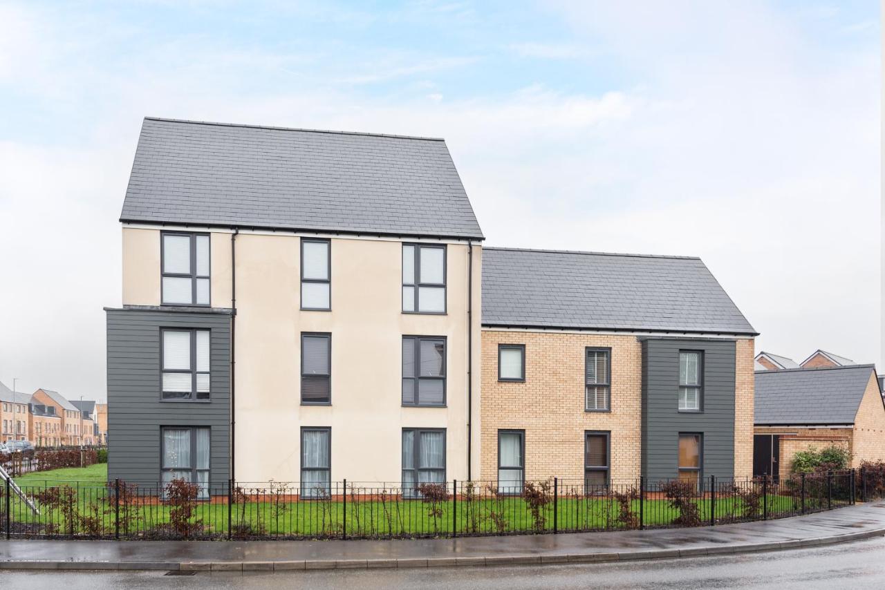 Two Bedroom Apartment - Milton Keynes By Aryas Properties Broughton  ภายนอก รูปภาพ
